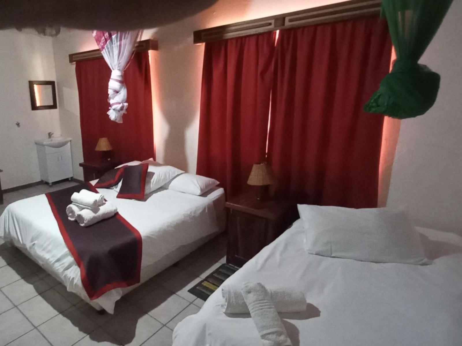 Ombinda Country Lodge Outjo Cameră foto